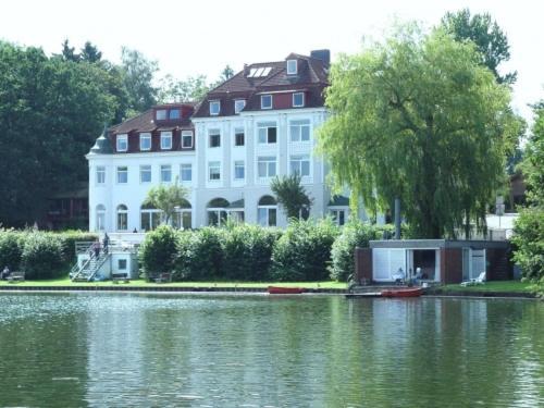 See Schlosshotel Am Kellersee Eutin Exteriör bild